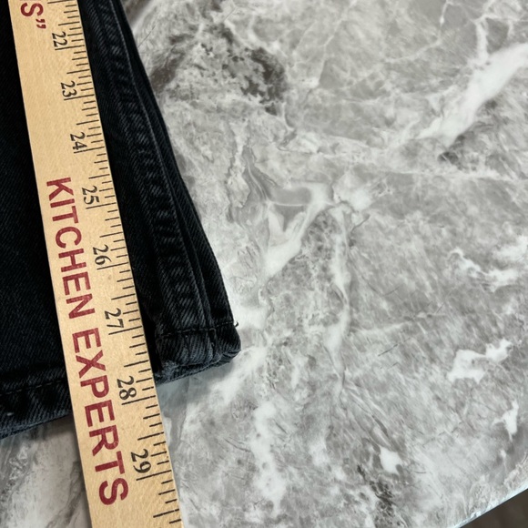 We the free  Major Leagues Mid-Rise Cuffed Jeans Black Wash size 28” - Picture 10 of 13